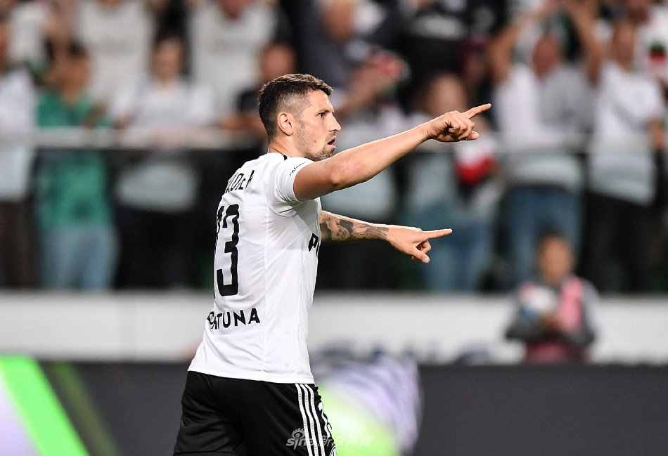 新的足球理 新的足球理