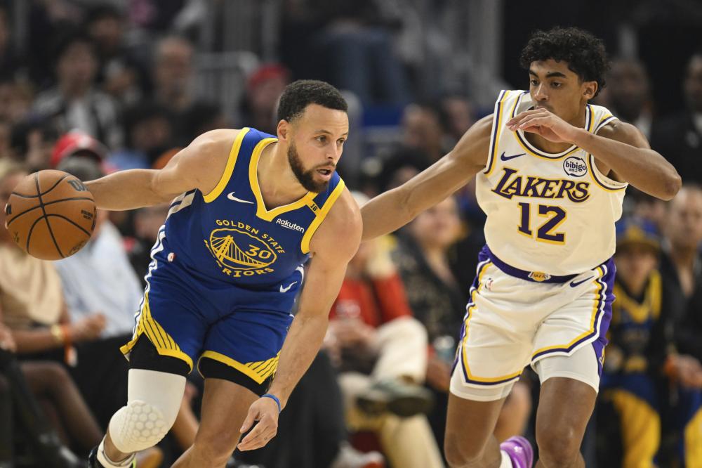 在防守端成 在防守端成