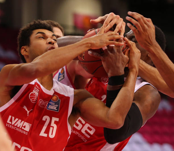 中场联系 中场联系