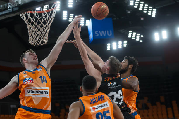 经验丰富的 经验丰富的