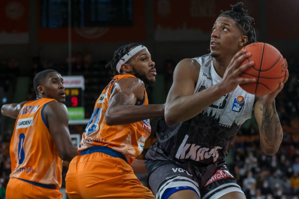 后场火力猛 后场火力猛