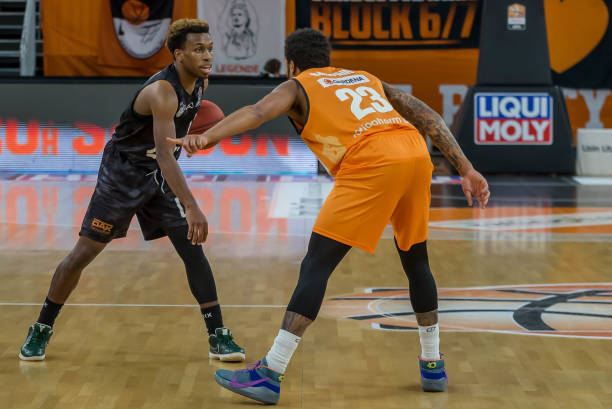 无论是对 无论是对